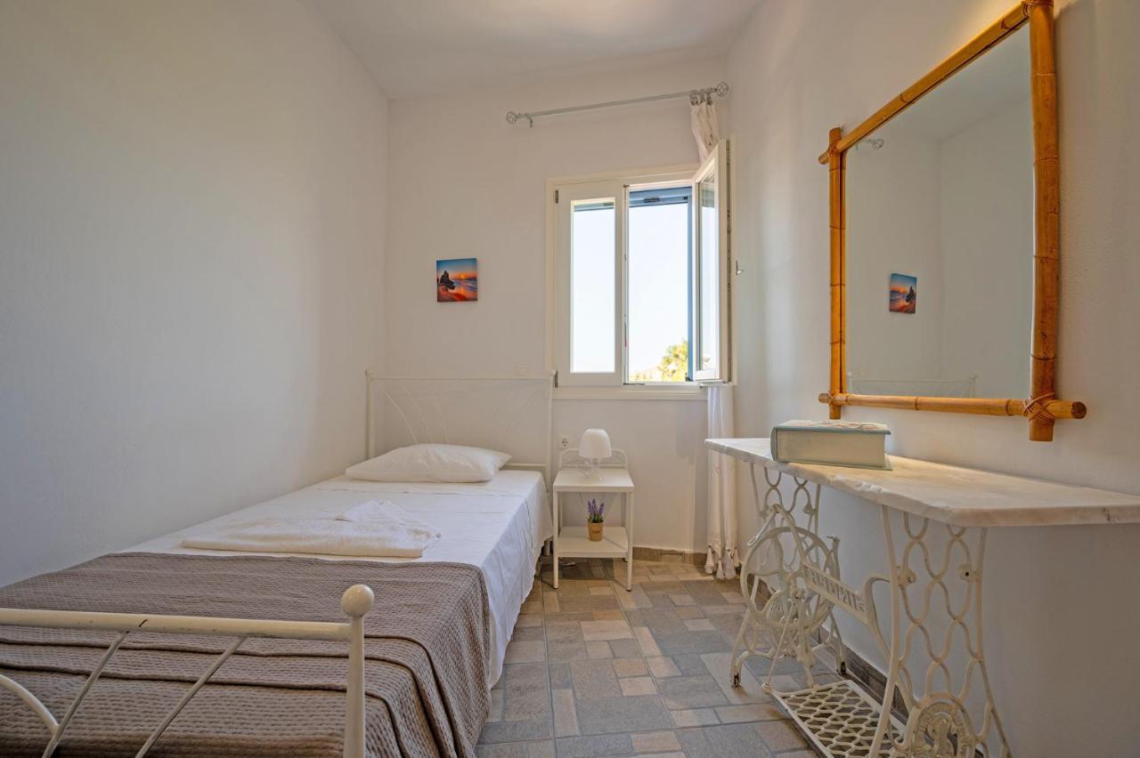 Molos Sea View House - Paros Greece Eksteriør billede